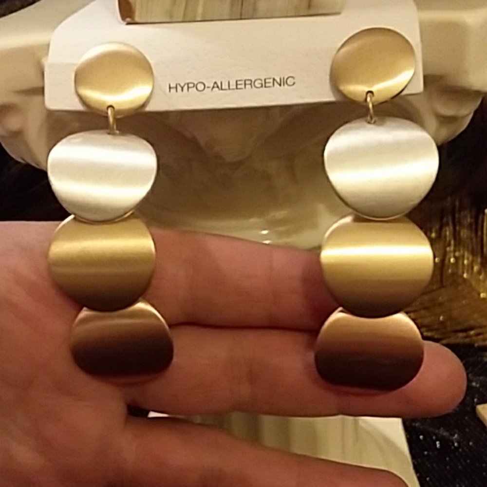 Earrings NWOT - Picture 2 of 6